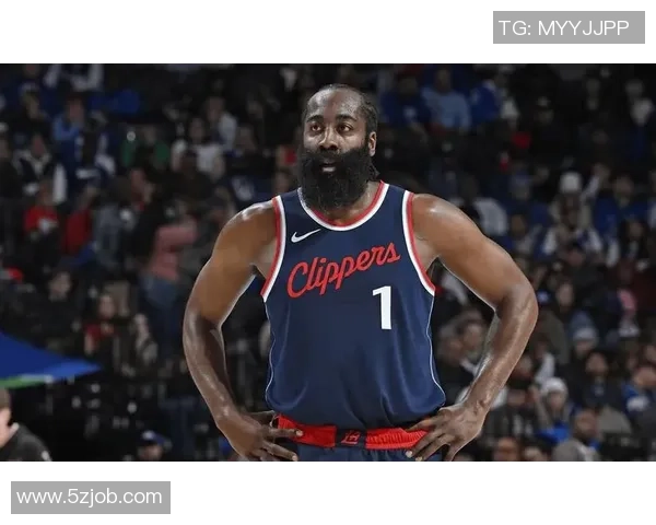 詹姆斯哈登的篮球之路与职业生涯的辉煌成就探讨